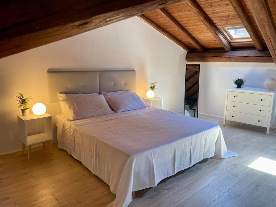 Casa vacanze Sotto Il Fortino, Bivano Spazioso E Luminoso Aeroporto di Catania Fontana Rossa